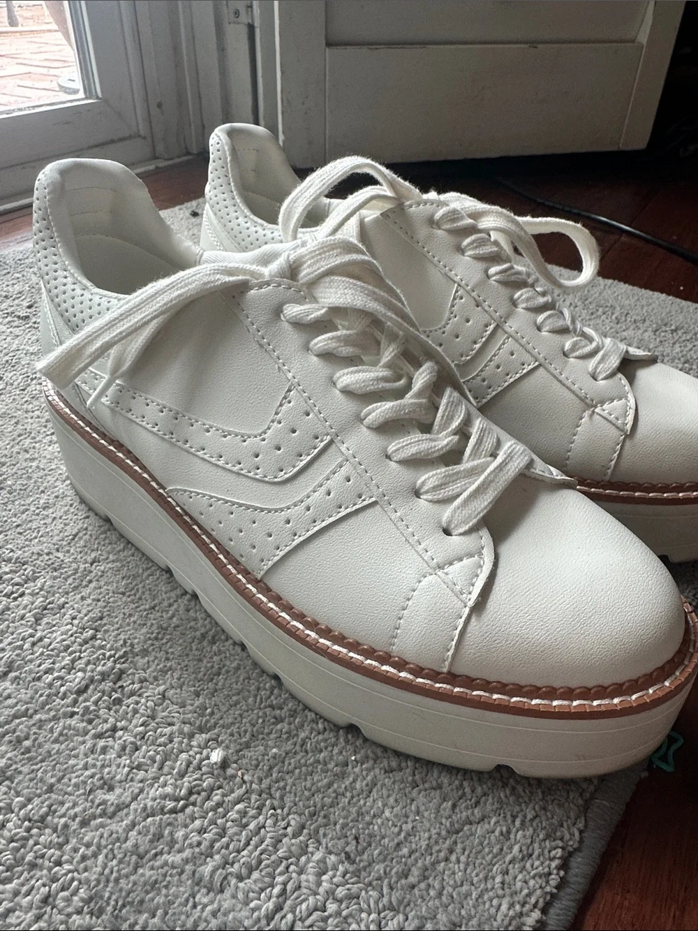 Steve Madden Cream Platform Lace-Up Sneakers